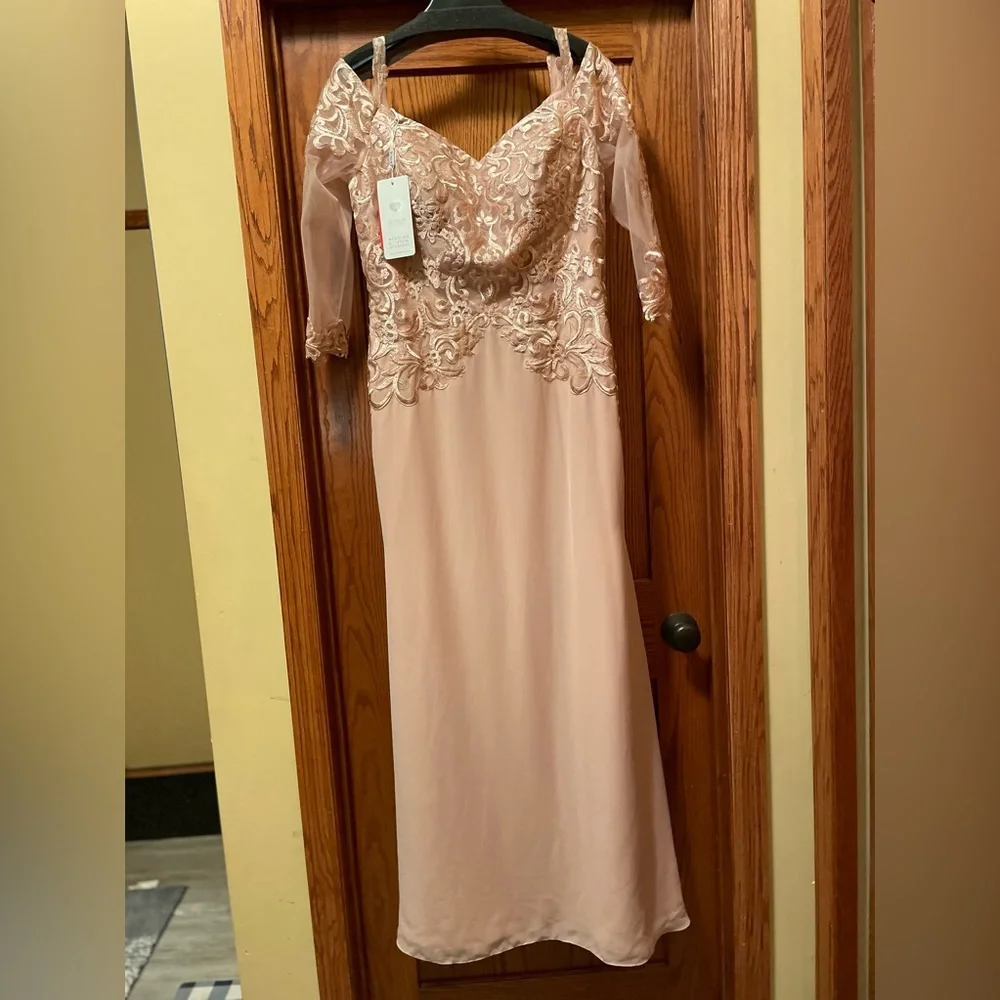 JJ’s House Special Occassion Gown Dusty Rose 3/4 sleeve - Picture 3 of 6